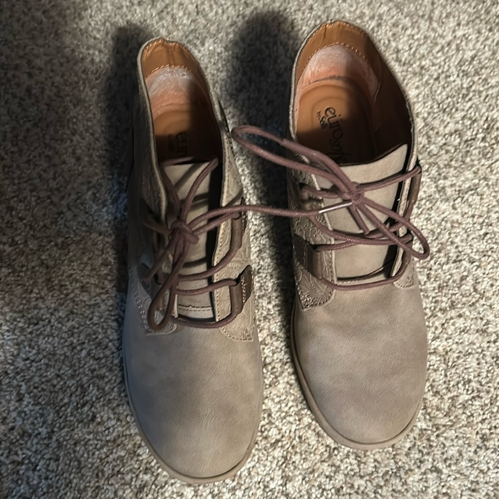 euro soft by sofft tan and brown boots